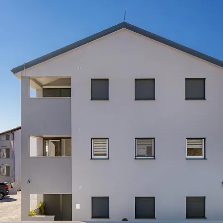 Apartment Meri With Garden Čižići