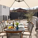 Apartament Meri With Garden *