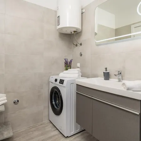 Apartman Meri With Garden Cizici