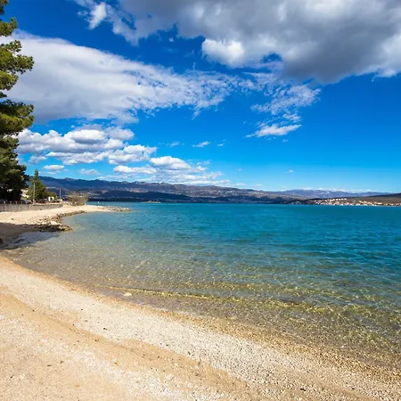 Meri With Garden Apartman Cizici