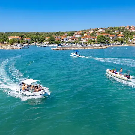 Meri With Garden Apartman Cizici